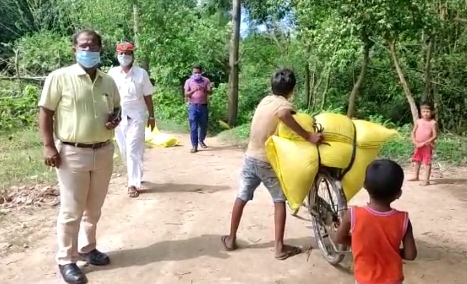 नौतनवा: सरहदी क्षेत्रो मे यूरिया उर्वरक की तस्करी जोरो पर, दोगुना दामो पर नेपाल भेज रहे तस्कर