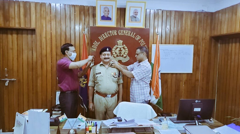 गोरखपुर एडीजी अखिल कुमार ने इस निरीक्षक को स्टार लगा डीएसपी पद पर किया प्रोन्नत