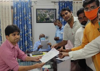 आर पार की लड़ाई के लिए तैयार है राष्ट्रीय विद्यालय प्रबंधक संघ, स्कूल खोलने को लेकर जिलाधिकारी को सौंपा ज्ञापन