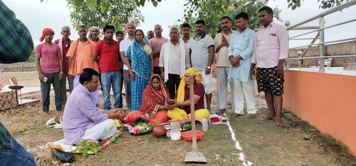 पुरैनिया स्थित माता सर्वा देवी मंदिर में मंत्रोच्चार के साथ सम्पन्न हुआ भूमि पूजन