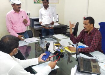 नौतनवां नगर में लोकल फाल्ट तत्काल ठीक करने हेतु तैनात हो लाइनमैन, भाजपा नेता ने अधिशासी अभियंता से की मांग