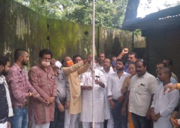 नौतनवां: भाजपा कार्यालय सहित सरकारी कार्यालयों पर लहराया तिरंगा, भारी उमंगों से गूंजा भारत माता की जय