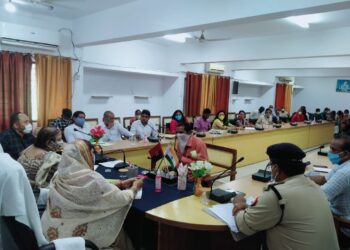 जनसुनवाई की चौपाल लगाकर महिलाओं की सुनी गयी समस्या