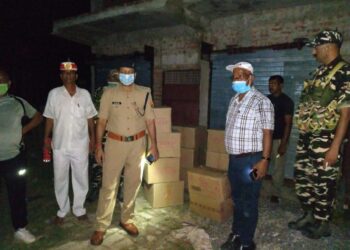 नौतनवां: माता बनैलिया मंदिर के समीप गोदाम में छापेमारी कर तस्करी के समान बरामद