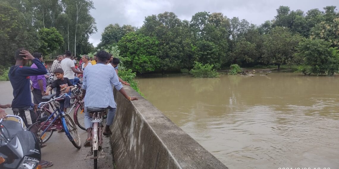 नौतनवां निवासी 50 वार्षिय युवक नदी में गिरा, नही पहुंची रेस्क्यु टीम