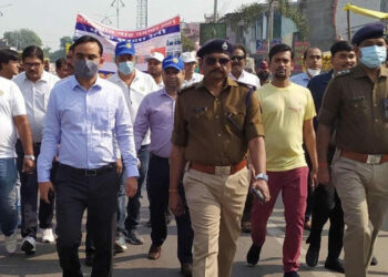 डीएम और एसपी ने आम जन से यातायात नियमो का पालन करने की अपील की