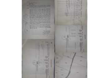 खनुवा: स्कूल बाउंडरी के निर्माण का विरोध, सड़क की जमीन पर हो रही बाउंडरी को लेकर एसडीएम से शिकायत