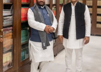 योगी सरकार में मन्त्री स्वामी प्रसाद मौर्य भाजपा छोड़ सपा में शामिल, 2 मंत्री और छोड़ सकते है भाजपा का दामन