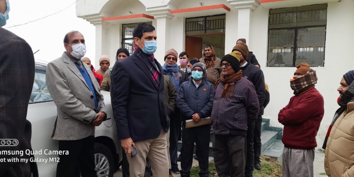 नौतनवां तहसील में ग्राम न्यायालय संचालन को जिला जज ने किया दौरा