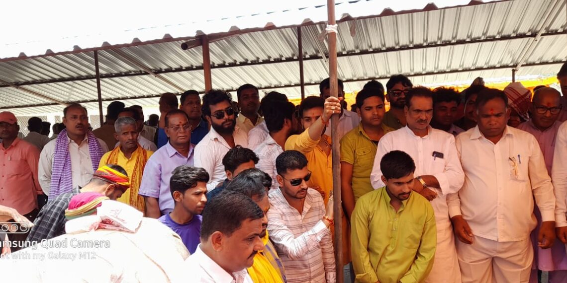 नौतनवां: भगवान परशुराम की मूर्ति स्थापना के लिए धूमधाम से हुआ भूमि पूजन