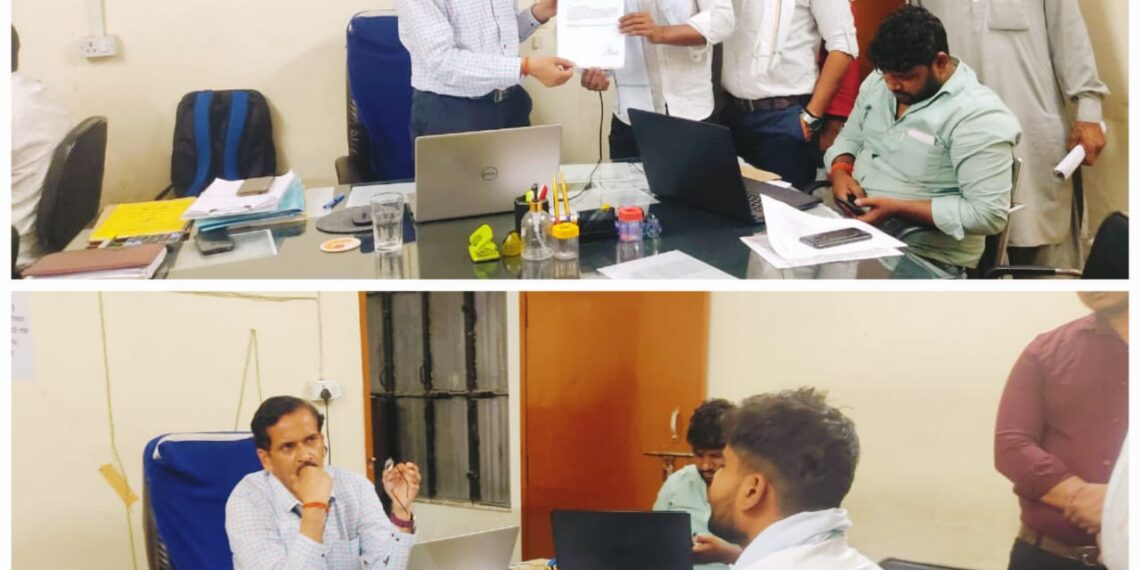 आठ महीने पहले ज्ञापन दिया था आज फिर दें रहा हूं इसबार नही ठीक हुआ तो वार्डवासियों के साथ धरने पर बैठ जाऊंगा: सभासद प्रतिनिधि