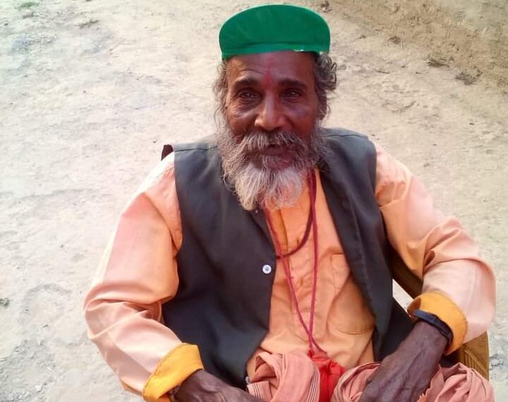 हरदी डाली शिव मंदिर के पुजारी बाबा का निधन, अयोध्या में साधु संतो की उपस्थिति में लेंगे जल समाधि