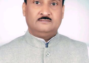 कहीं सुख न जाये धरती, चेते सरकार, डीजल हो टैक्स फ्री: पूर्व सांसद कुंवर अखिलेश