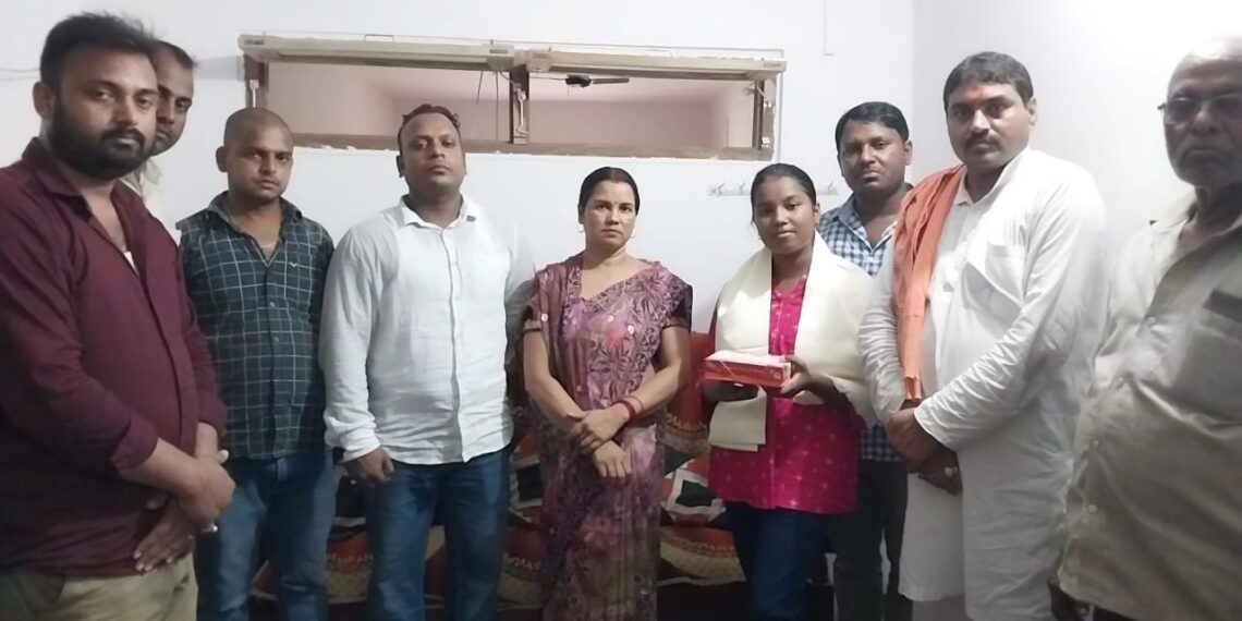 नगर की बेटी के अव्वल मार्क्स पर समाज के प्रतिष्ठितो ने दी उज्ज्वल भविष्य की सुभकामनाये