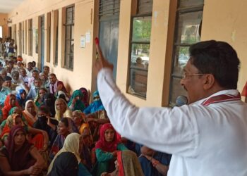 किसानों का फसल सुख रहा लेकिन सरकार को चिंता नही: पूर्व सांसद कुँवर अखिलेश