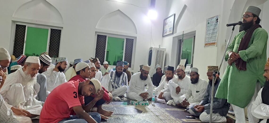 नौतनवां: गरीब नवाज जामा मस्जिद पर मखदूमी लंगर वितरण का हुआ आयोजन