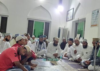 नौतनवां: गरीब नवाज जामा मस्जिद पर मखदूमी लंगर वितरण का हुआ आयोजन