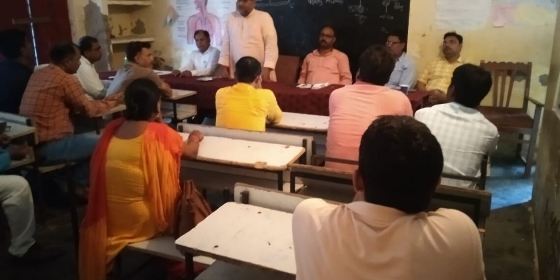 नौतनवां: जूनियर हाईस्कूल शिक्षक संघ ब्लॉक इकाई की निर्वाचन सम्पन्न, अनिल अध्यक्ष और सुनील चुने गए मंत्री