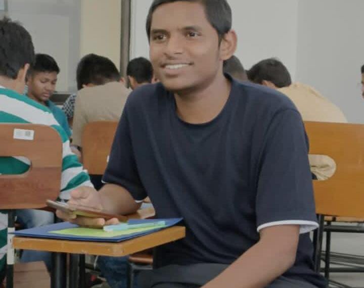 महराजगंज के अरुन कुमार ने जेईई एडवांस में 331रैंक लेकर बढ़ाया मान
