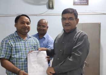 महराजगंज: महाअष्टमी को अवकाश अनुमन्य कराने को लेकर महासंघ ने डीएम को दिया पत्र