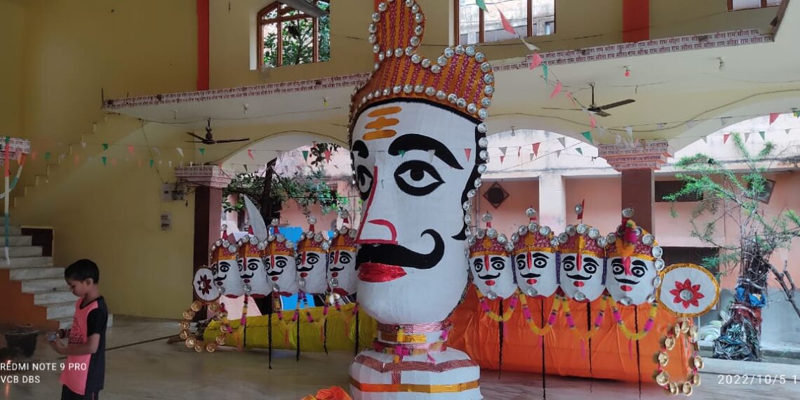 नौतनवां: आज रामलीला मैदान में दहन होगा 30 फ़ीट का रावण, सभी तैयारियां पूरी