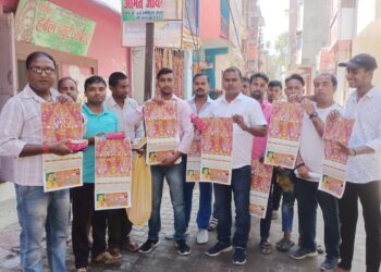 नौतनवा: लोहिया वार्ड में अमित ने बांटी दीवाली की मिठाई, लोगो का लिए आशीर्वाद