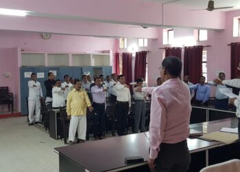 नौतनवा तहसील में एसडीएम ने दिलाई राष्ट्रीय एकता दिवस की शपथ, मनाया गया सरदार पटेल की जयंती