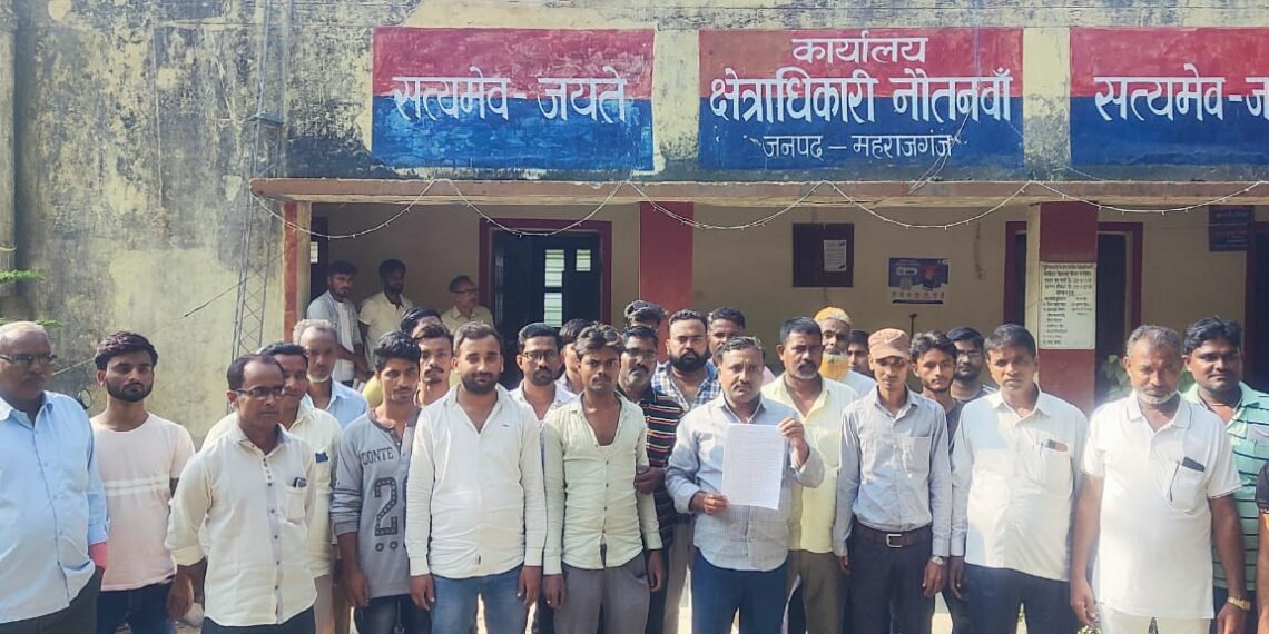 खोरिया चौकी इंचार्ज के बातों से छुब्ध ग्राम प्रधान, समर्थकों ने सीओ से की शिकायत