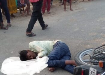 नौतनवां: पीकप के ठोकर से बाइक सवार की मौके पर ही मौत, पहुंची पुलिस