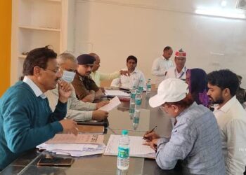 नौतनवां समाधान दिवस में प्रधान ने किया खेल कूद की जमीन पर अवैध कब्जे की शिकायत