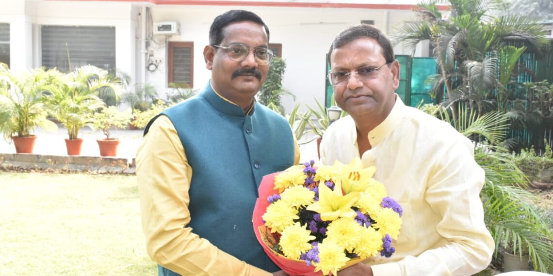 महराजगंज: प्राक्कलन समिति के सदस्य चुने गए सदर विधायक जयमंगल कन्नौजिया, मिल रही बधाईयां