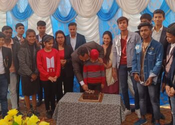 नौतनवां: कोचिंग संस्थान ने मेधावी छात्रों को किया सम्मानित