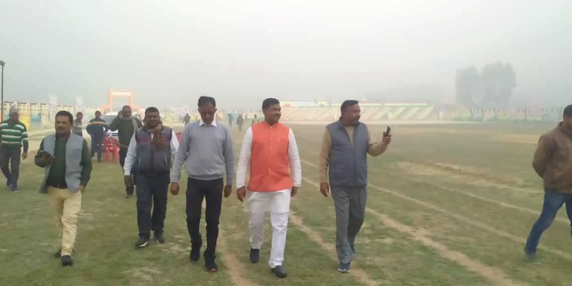 महराजगंज: कल से शुरू हो रहा सांसद खेल स्पर्धा, सभी तैयारियां पूरी, जनप्रतिनिधियों ने लिया जायजा
