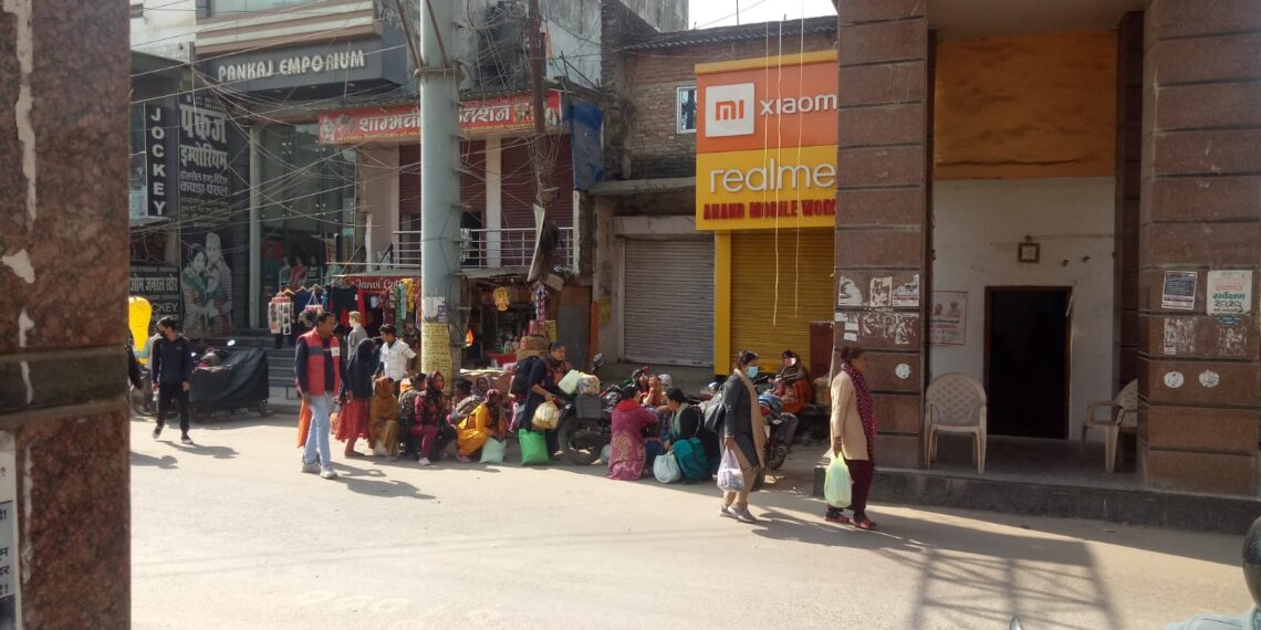 सोनौली बॉर्डर पर महिला तस्करो को पकड़ने मे बेबस हो रही है एसएसबी और पुलिस