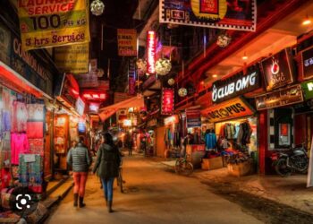 नेपाली लड़कियों के चक्कर मे नेपाल के जेलो मे बन्द है कई भारतीय युवक, लुट कर अपने को बचाकर भारत आये वाराणसी के पर्यटक