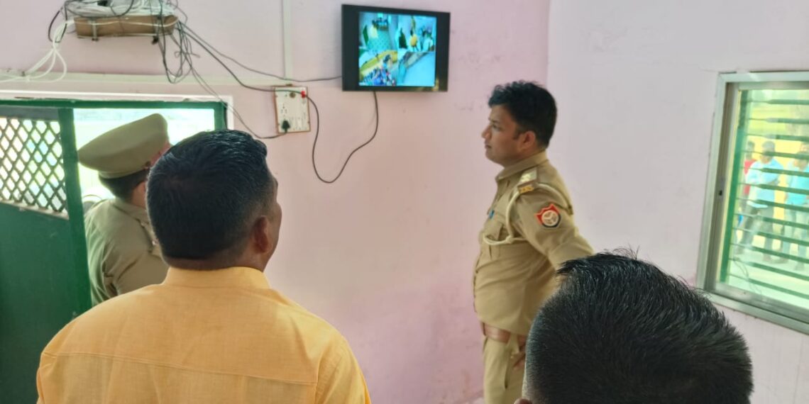 भारत नेपाल बार्डर पर लगा सीसीटीबी कैमरा, तस्करो व अपराधियो पर रखी जायेगी नजर