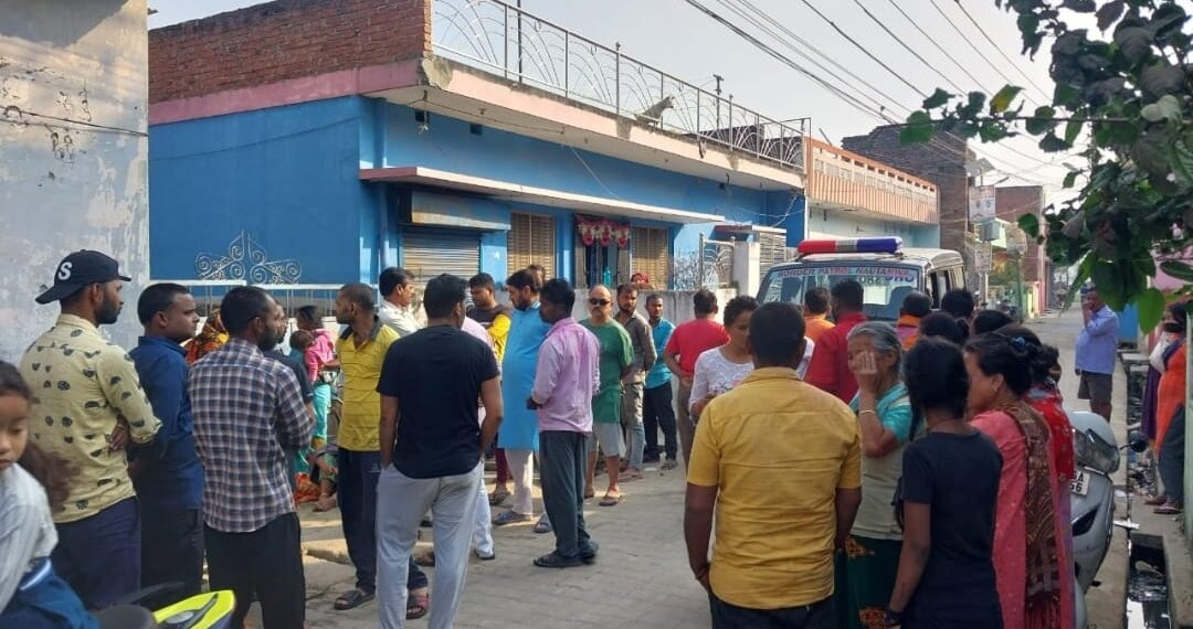 नौतनवा: कस्बे में फंदे से लटकता मिला शव, पत्नी से रात में हुआ था झगड़ा