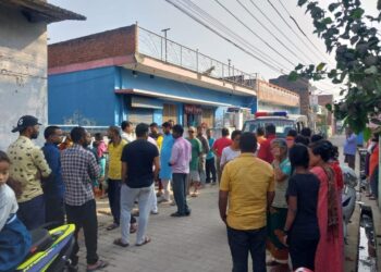 नौतनवा: कस्बे में फंदे से लटकता मिला शव, पत्नी से रात में हुआ था झगड़ा