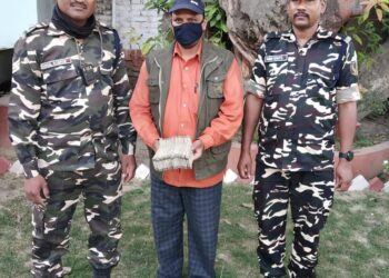 सोनौली बॉर्डर पर युवक के जेब मे पकड़ाया 5 लाख भारतीय नोट, गिरफ्तार