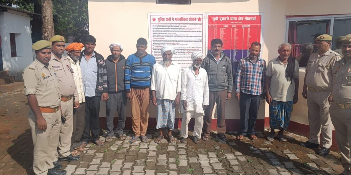 09 वांछित वारंटीओ को नौतनवां पुलिस ने किया गिरफ्तार