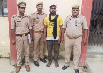 नौतनवां: एक वांछित अभियुक्त को गिरफ्तार कर भेजा गया जेल