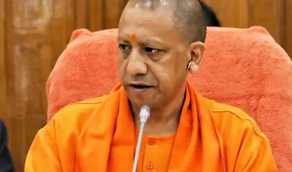 महराजगंज मे सीएम के स्वागत में सज कर चौक बाजार तैयार