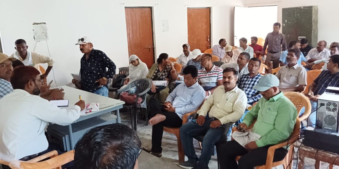 नौतनवां: पुरानी पेंशन बहाली सहित 18 सूत्रीय शिक्षक हितों को लेकर एकजुट हुए प्राथमिक शिक्षक संघ के कार्यकर्ता, बनाई रणनीति