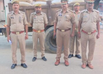 सोनौली: नेपाल भेजने के लिए छिपा कर रखी गयी 114 बोरी चावल पुलिस ने पकड़ा