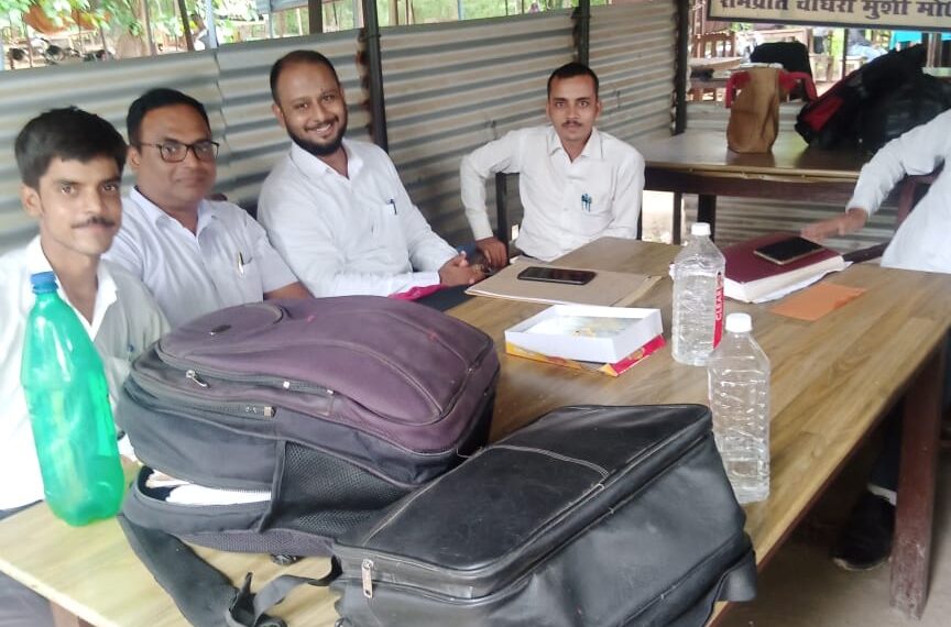 संतकबीरनगर: पास्को एक्ट के आरोपी टिसूर पांडेय को जिलासत्र न्यायाधीश ने किया बाईज्जत बरी, अभयुक्त ने अधिवक्ताओं को दी सुभकामनाये