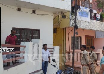 नौतनवां: चोर को दोस्त समझ के ले जाने दिया बाइक, पुलिस खंगाल रही सीसीटीवी फुटेज