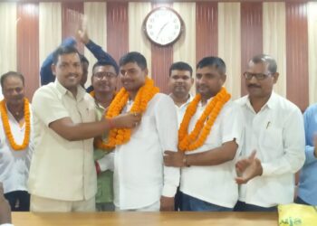 नौतनवां ब्लॉक में ग्रामीण सफाई कर्मचारी संगठन का चुनाव संपन्न:ब्लॉक अध्यक्ष बने सदानंद यादव, बोले- किसी कर्मचारी का नहीं होगा अहित