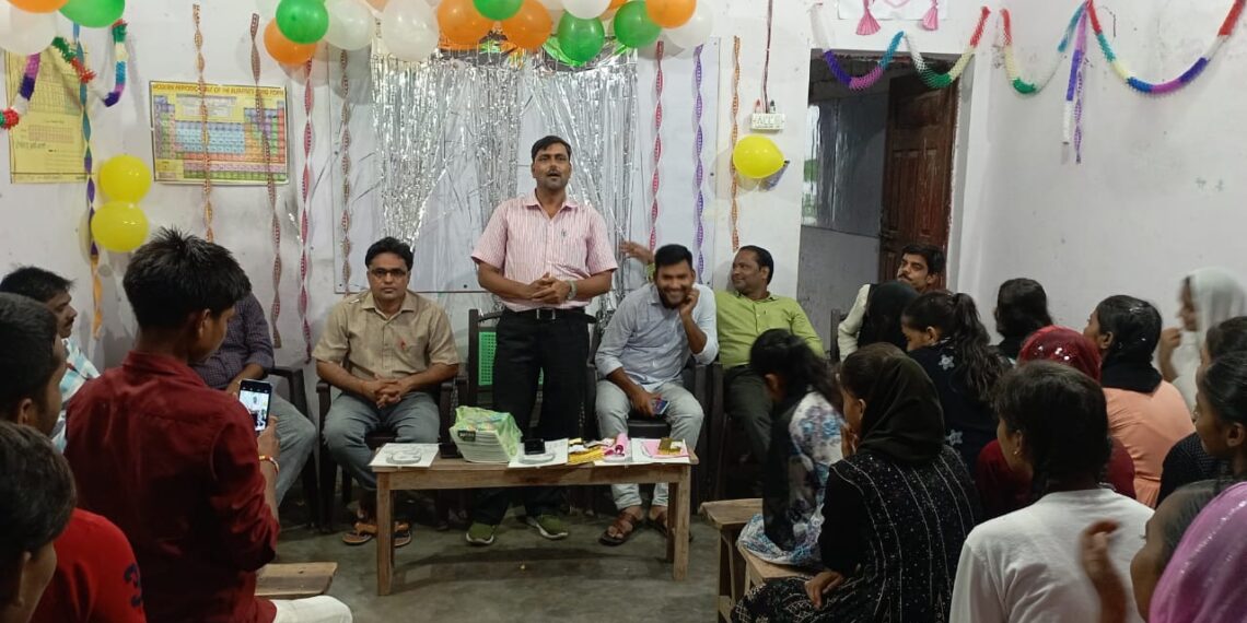 मेंहदावल: नन्दौर कोचिंग सेंटर में मनाया गया टीचर डे