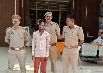 सोनौली पुलिस ने एक वांछित अभियुक्त को किया गिरफ्तार