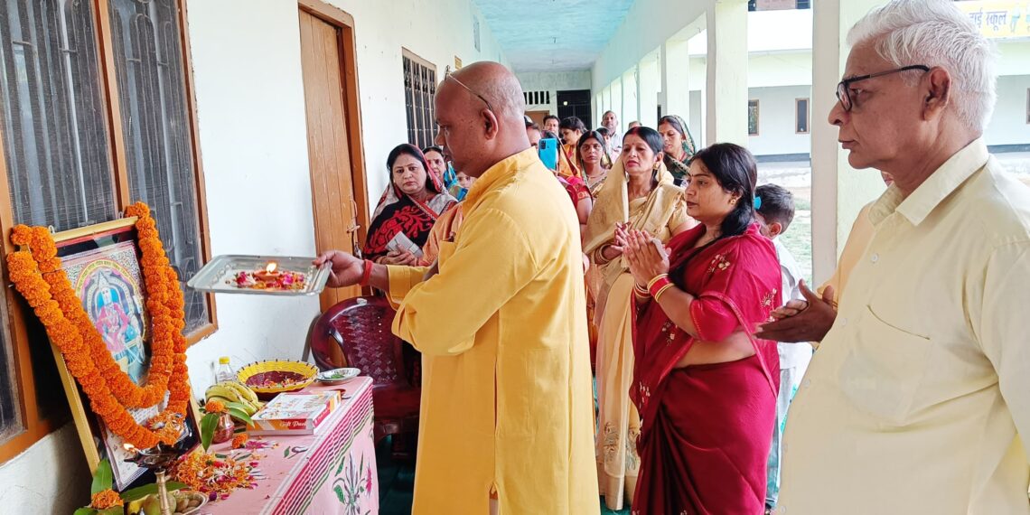 नौतनवां: अग्रहरि समाज के महाराजा अग्रसेन की मनाई गई जयंती, अग्रहरि समाज को और संगठित करने की हुई बात